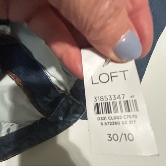 LOFT Curvy Relaxed Fit Dark Blue Cropped Jeans Size 30 waist NWT - Picture 5 of 6
